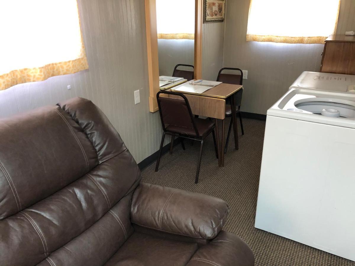 Town N' Country Motel Canistota Екстериор снимка