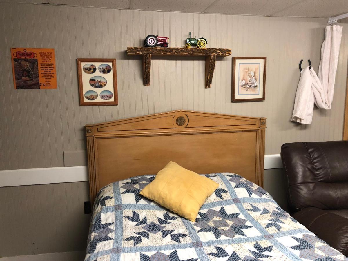 Town N' Country Motel Canistota Екстериор снимка